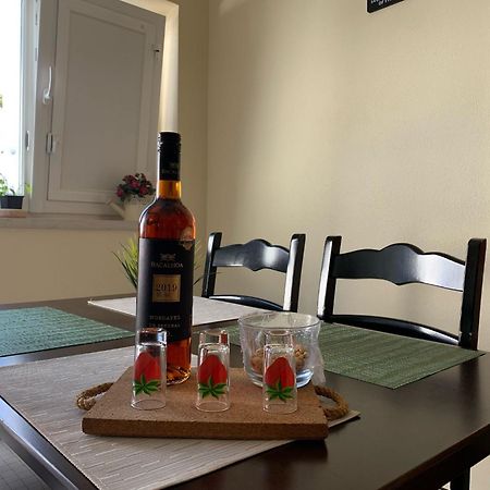 Blue Moon Guesthouse ลากอส ภายนอก รูปภาพ
