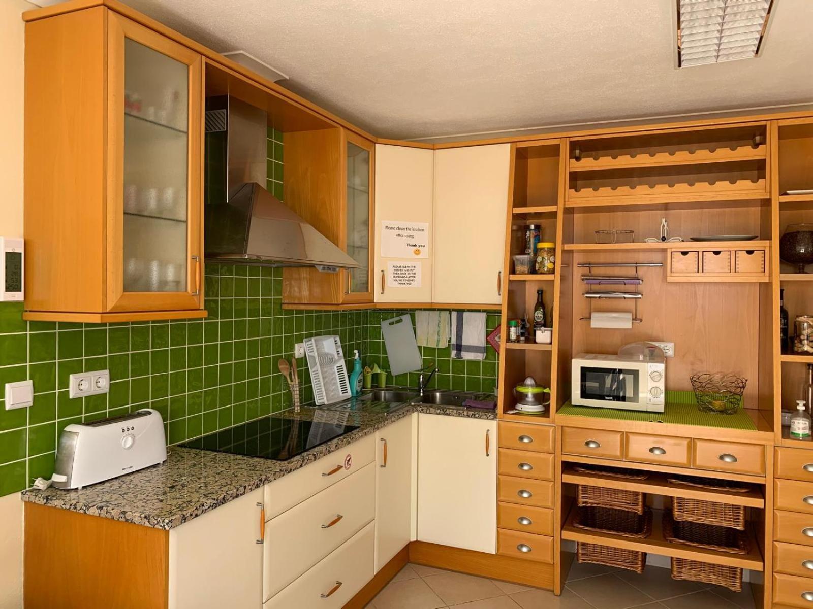 Blue Moon Guesthouse ลากอส ภายนอก รูปภาพ