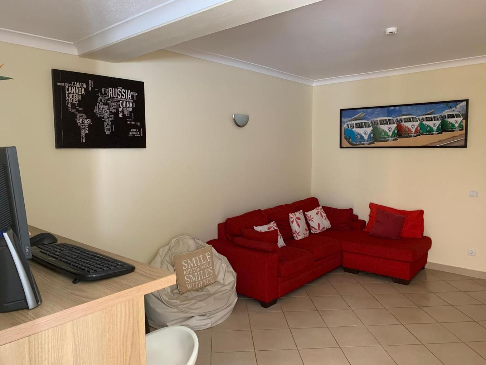 Blue Moon Guesthouse ลากอส ภายนอก รูปภาพ
