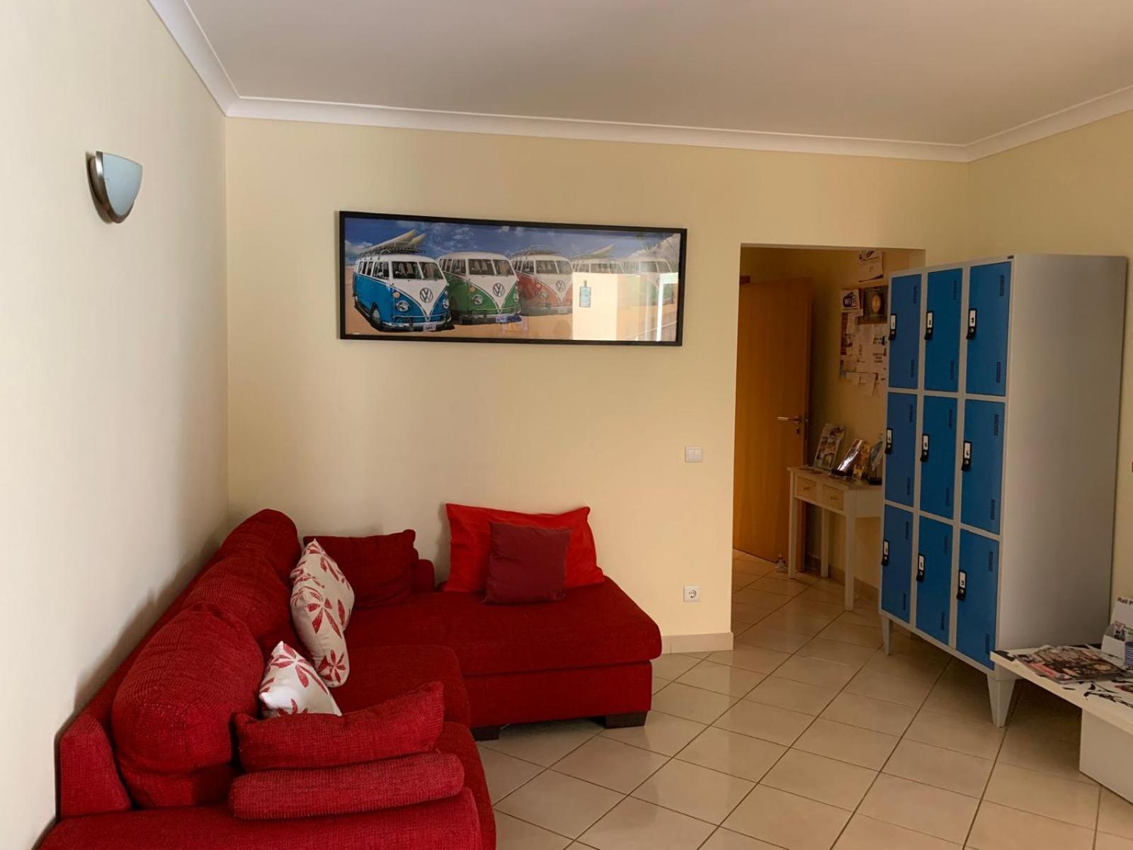 Blue Moon Guesthouse ลากอส ภายนอก รูปภาพ