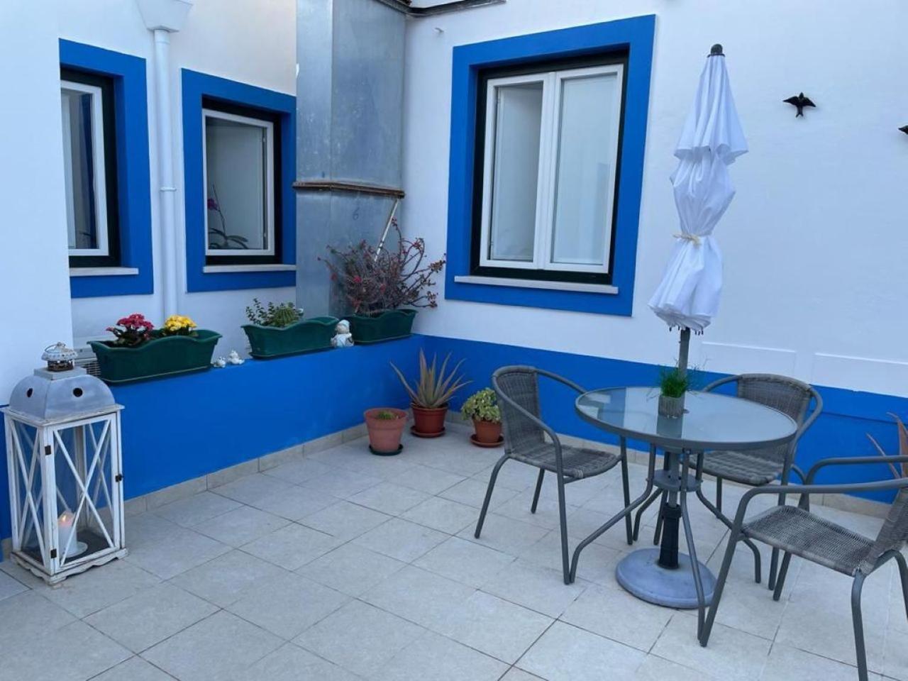 Blue Moon Guesthouse ลากอส ภายนอก รูปภาพ
