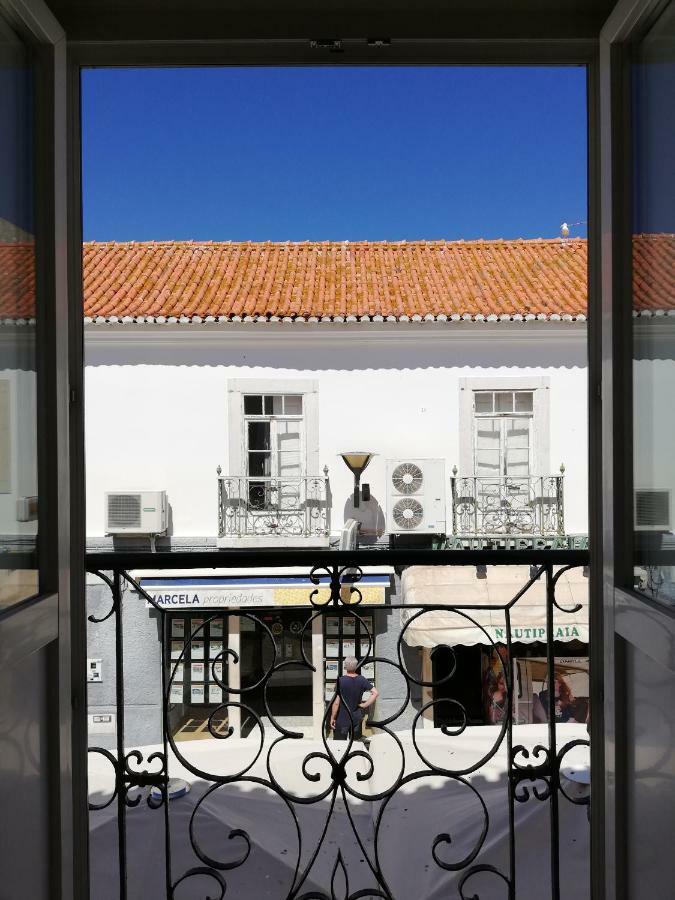 Blue Moon Guesthouse ลากอส ภายนอก รูปภาพ