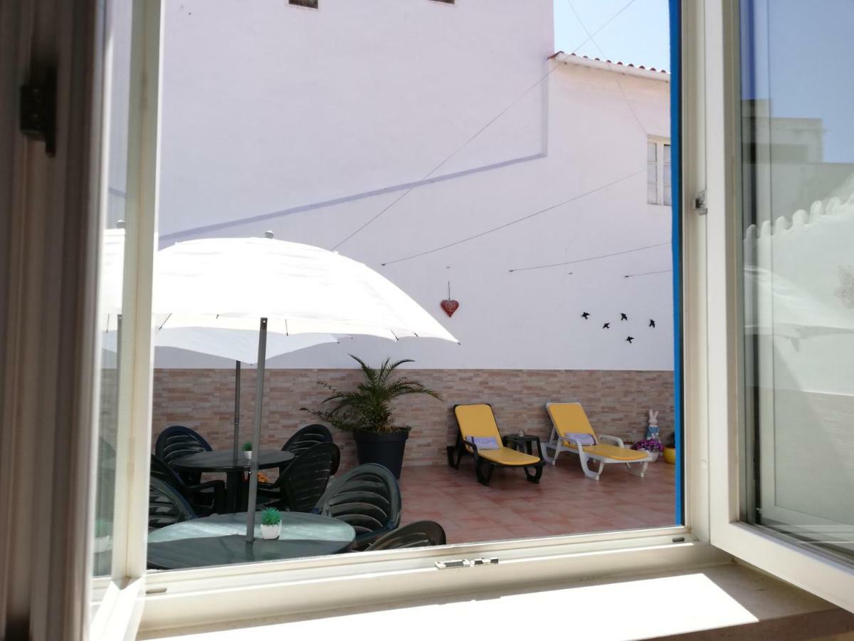 Blue Moon Guesthouse ลากอส ภายนอก รูปภาพ